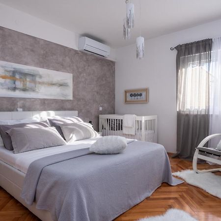 Villa Daniel Pula Bagian luar foto