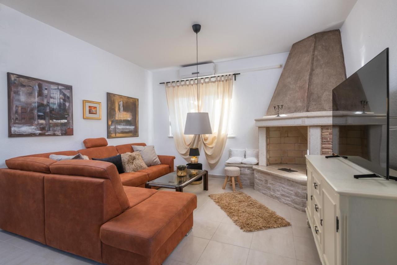 Villa Daniel Pula Bagian luar foto