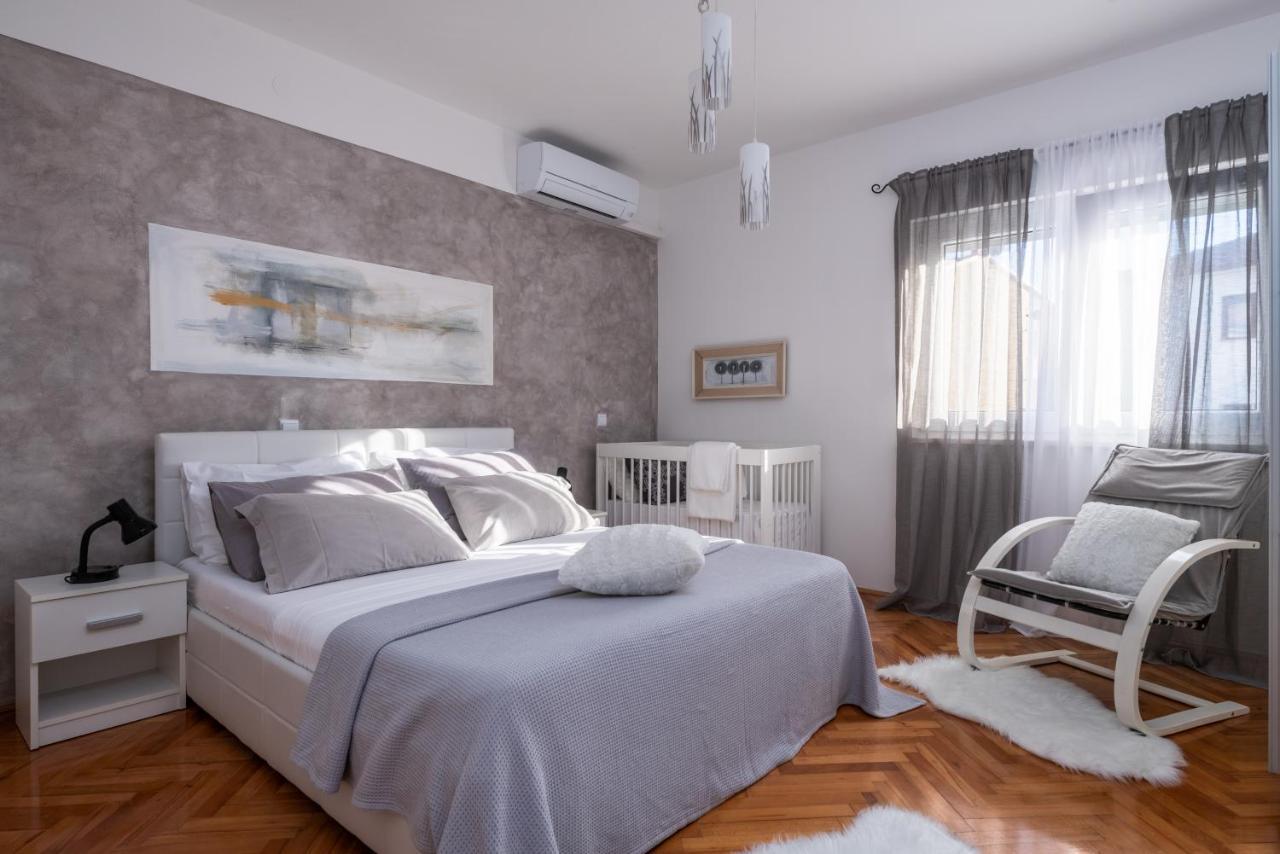 Villa Daniel Pula Bagian luar foto