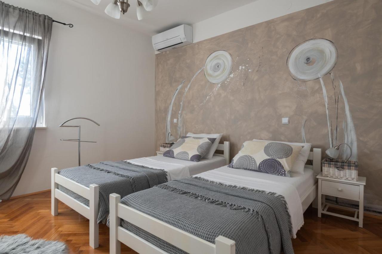 Villa Daniel Pula Bagian luar foto