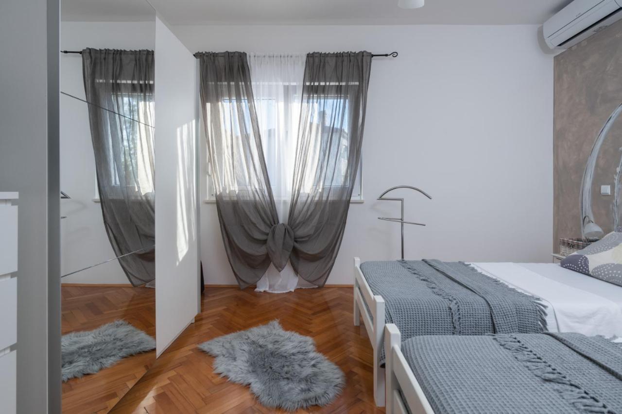 Villa Daniel Pula Bagian luar foto